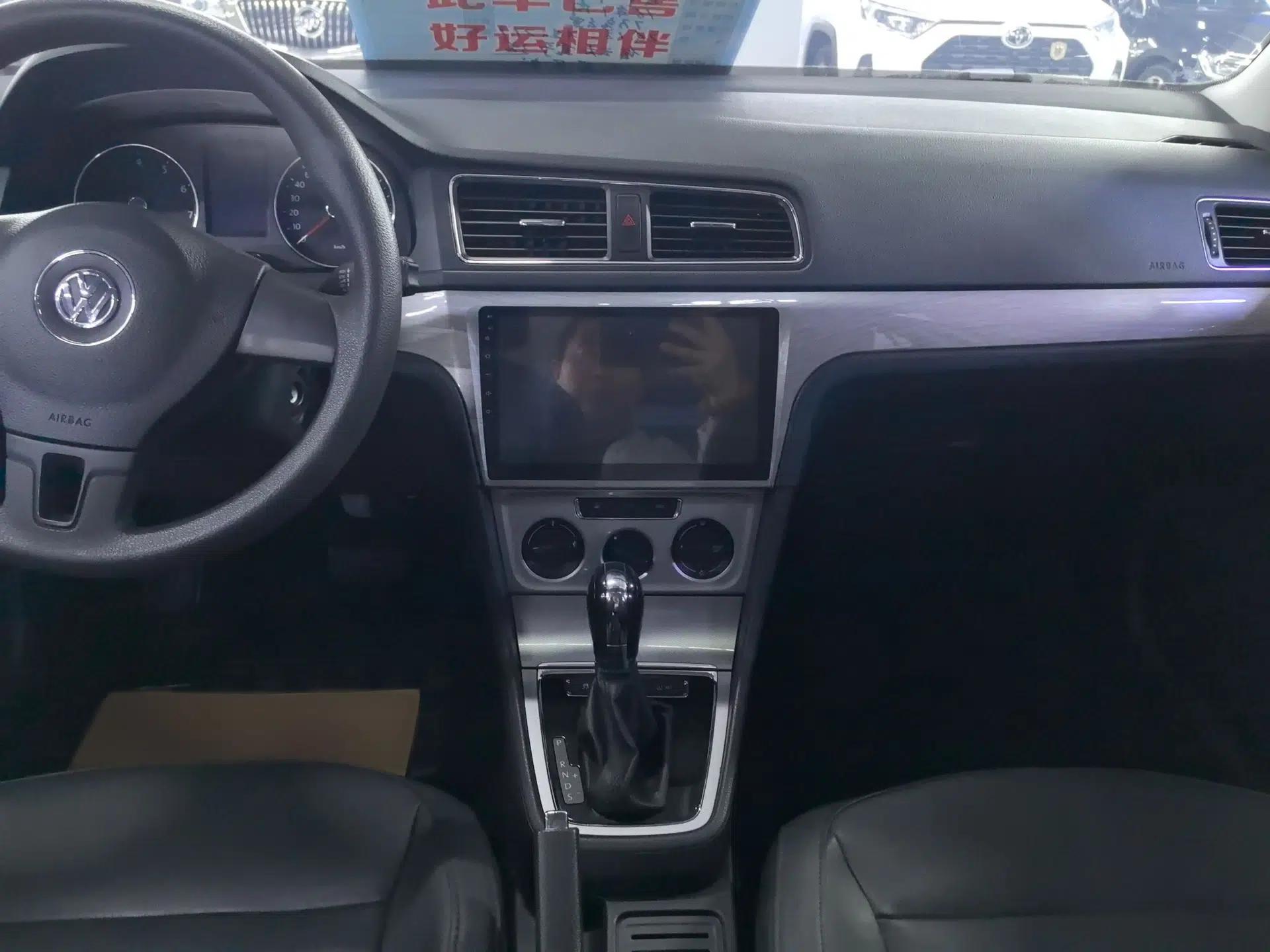 Volkswagen Gran Lavida 2013 1.6L Automatic Comfort Model — миниатюра 9