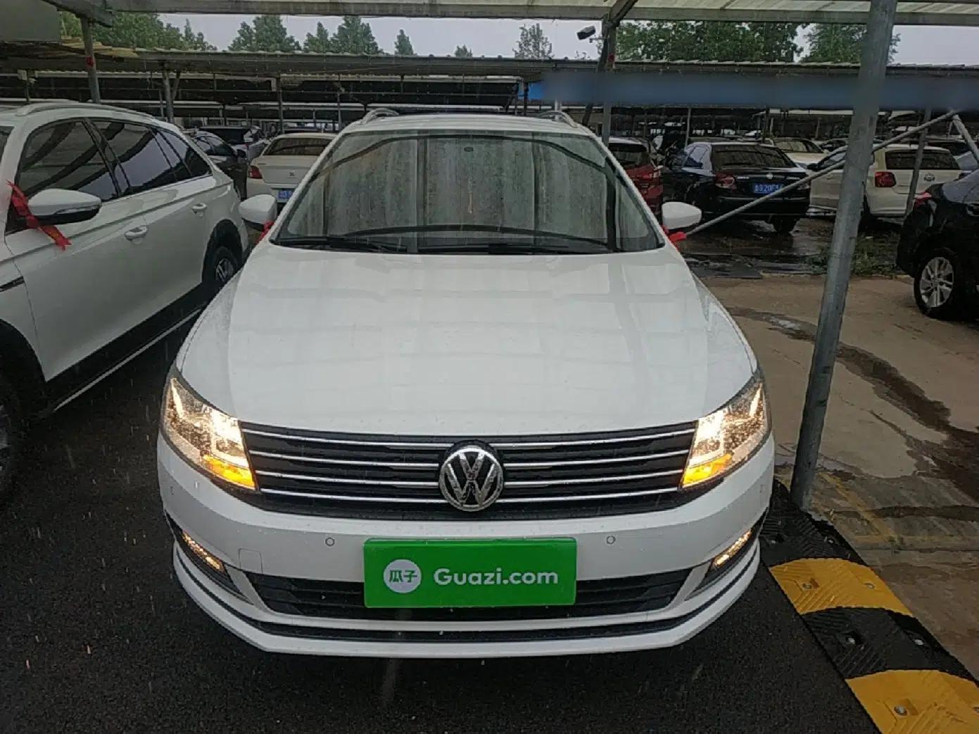 Volkswagen Gran Lavida 2015 1.6L Automatic Comfort Edition — миниатюра 2