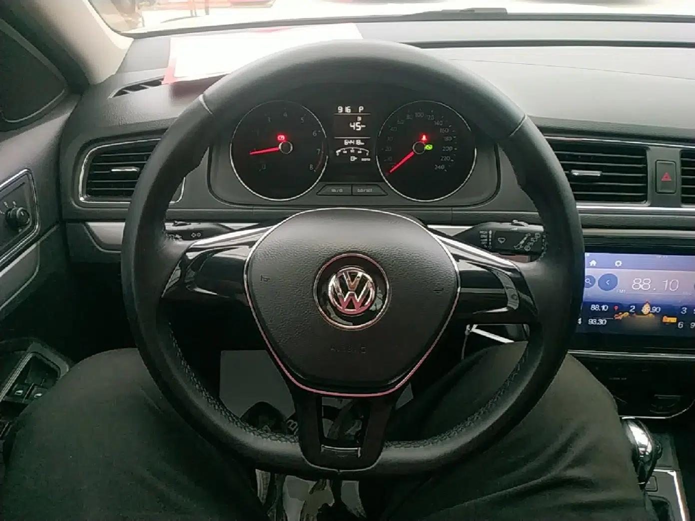 Volkswagen Gran Lavida 2015 1.6L Automatic Comfort Edition — миниатюра 14