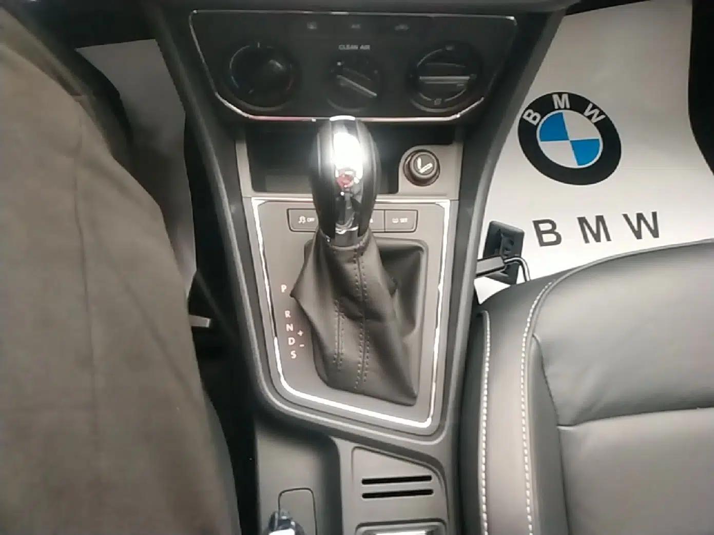 Volkswagen Gran Lavida 2015 1.6L Automatic Comfort Edition — миниатюра 17