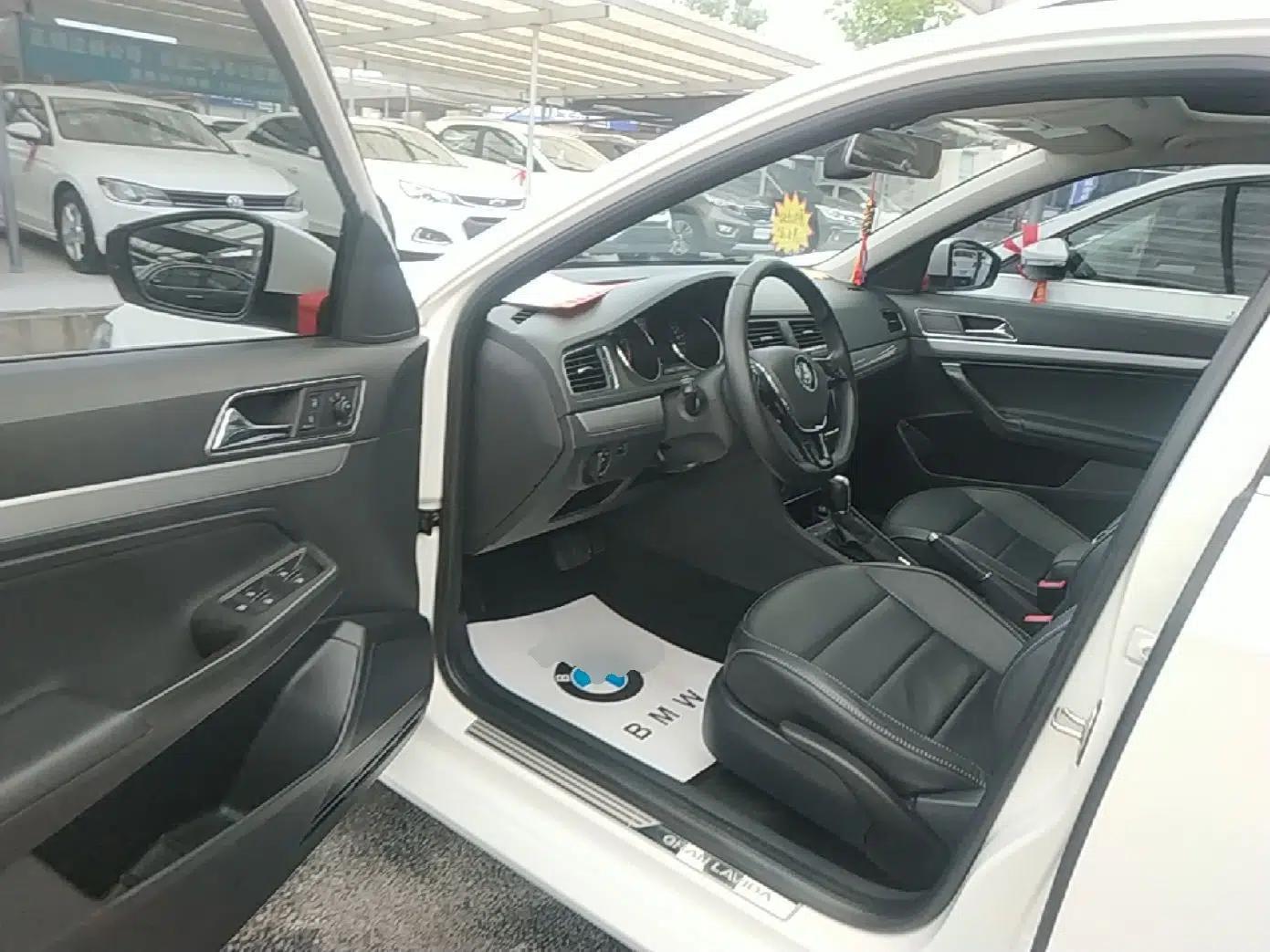 Volkswagen Gran Lavida 2015 1.6L Automatic Comfort Edition — миниатюра 19