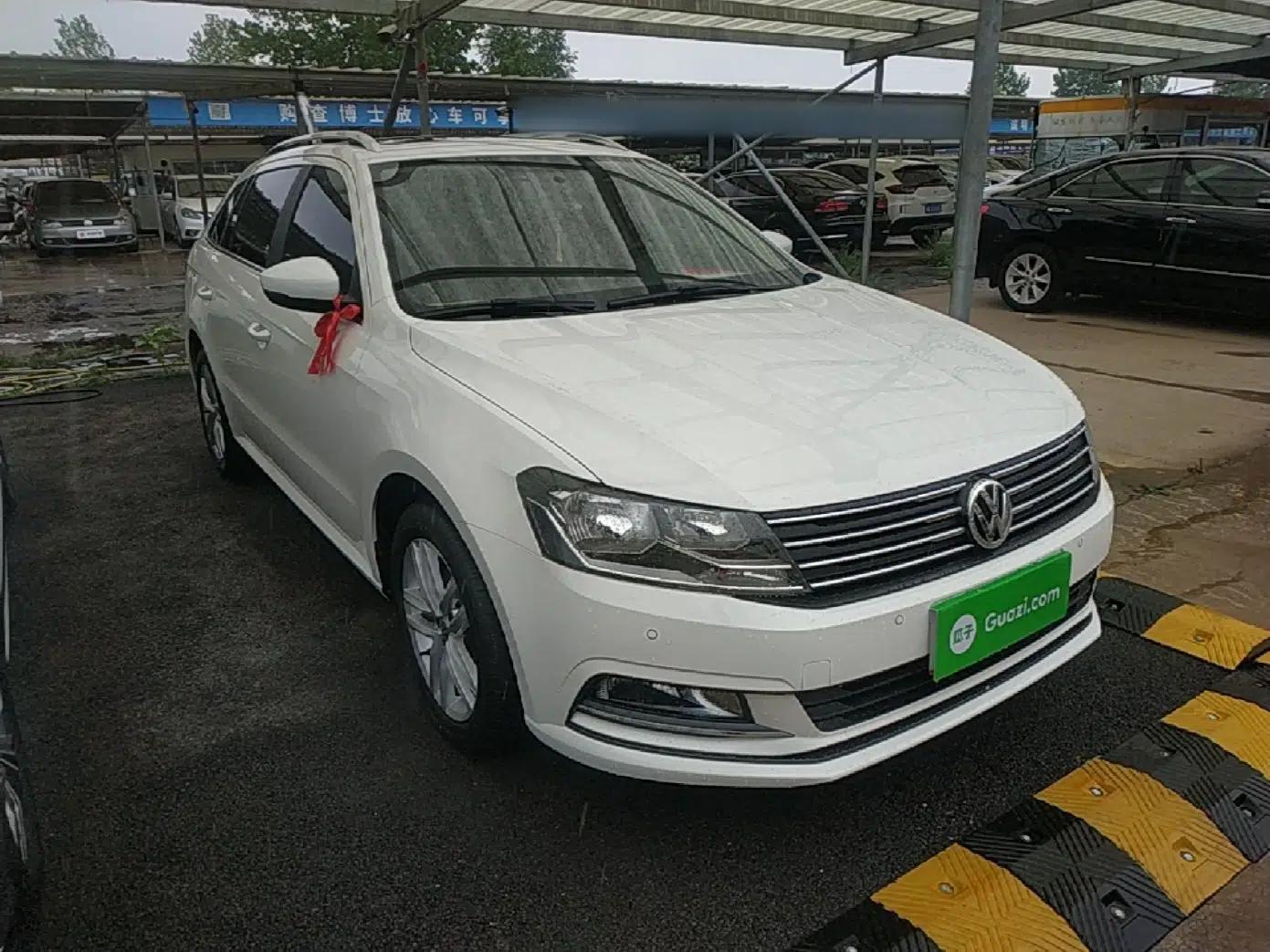 Volkswagen Gran Lavida 2015 1.6L Automatic Comfort Edition — миниатюра 3