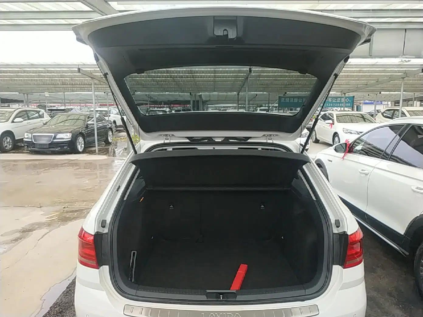 Volkswagen Gran Lavida 2015 1.6L Automatic Comfort Edition — миниатюра 22