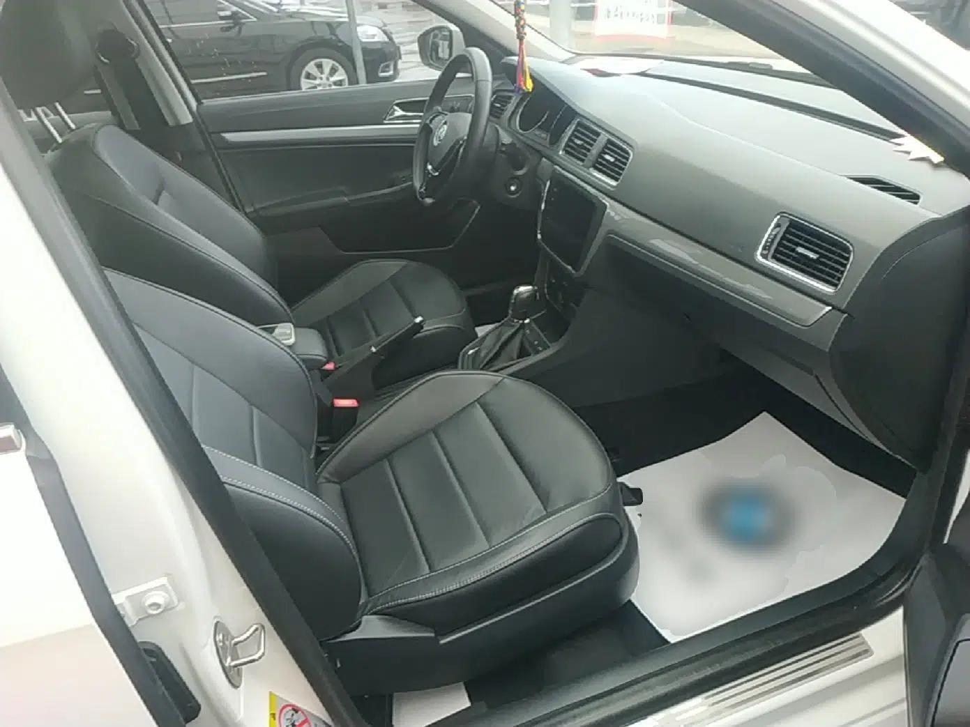 Volkswagen Gran Lavida 2015 1.6L Automatic Comfort Edition — миниатюра 23
