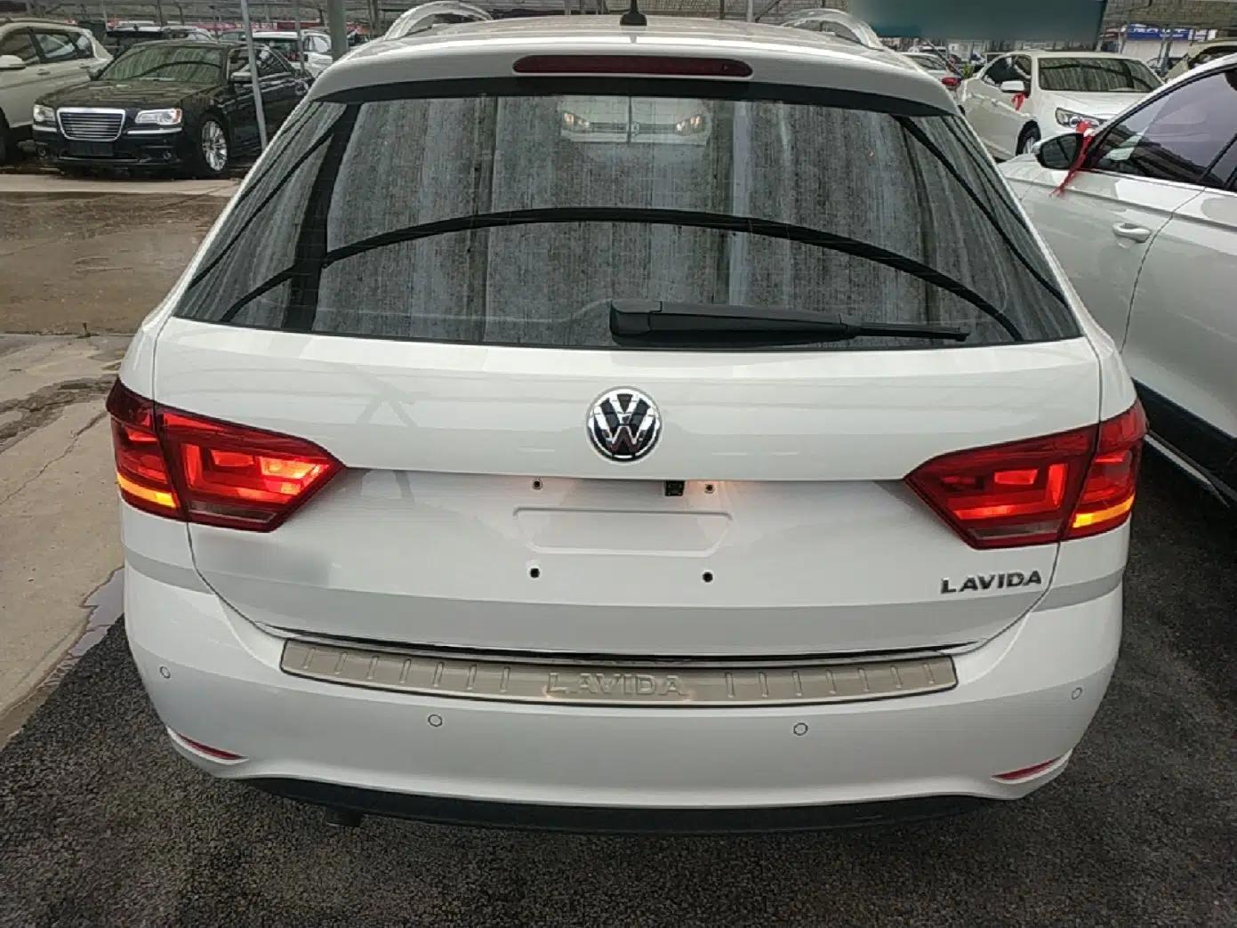 Volkswagen Gran Lavida 2015 1.6L Automatic Comfort Edition — миниатюра 5
