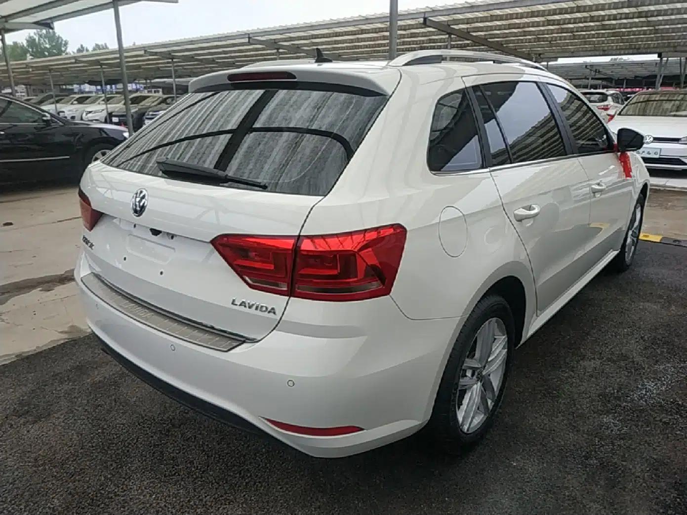 Volkswagen Gran Lavida 2015 1.6L Automatic Comfort Edition — миниатюра 6