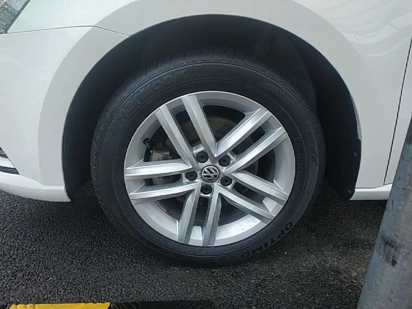Volkswagen Gran Lavida 2015 1.6L Automatic Comfort Edition — миниатюра 8