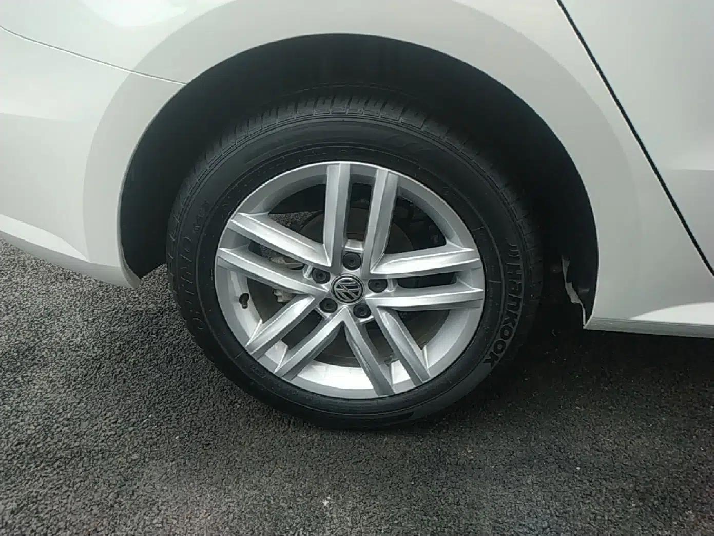 Volkswagen Gran Lavida 2015 1.6L Automatic Comfort Edition — миниатюра 10