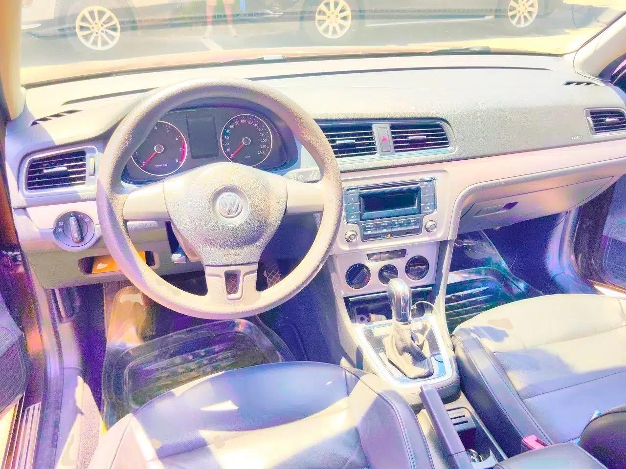 Volkswagen Gran Lavida 2013 1.6L Automatic Comfort Model — миниатюра 11