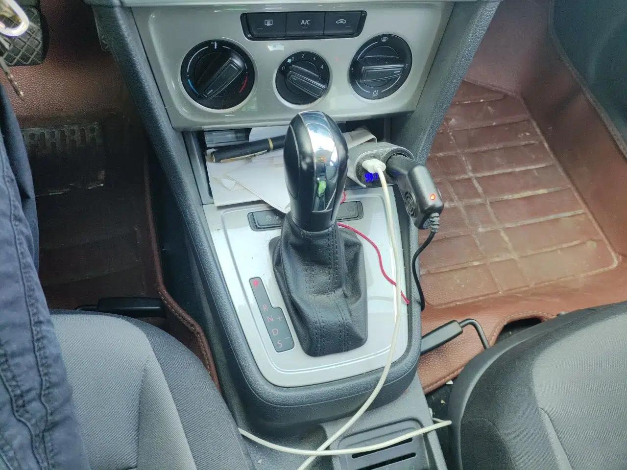 Volkswagen Gran Lavida 2013 1.6L Automatic Fashion Model — миниатюра 15