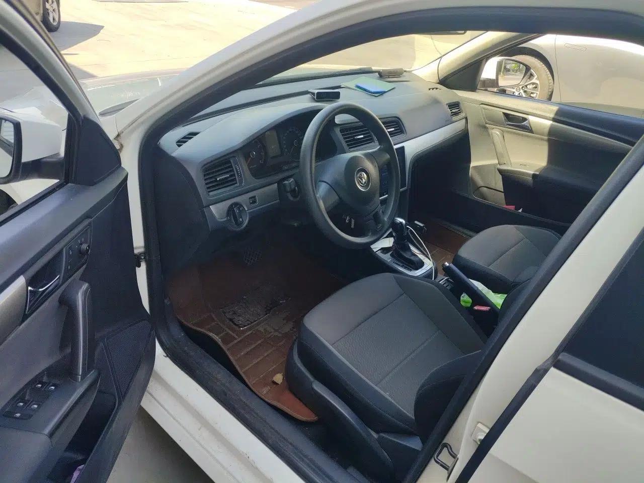 Volkswagen Gran Lavida 2013 1.6L Automatic Fashion Model — миниатюра 17