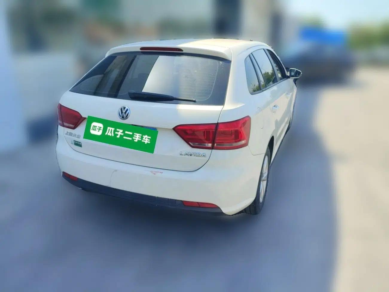 Volkswagen Gran Lavida 2013 1.6L Automatic Fashion Model — миниатюра 6