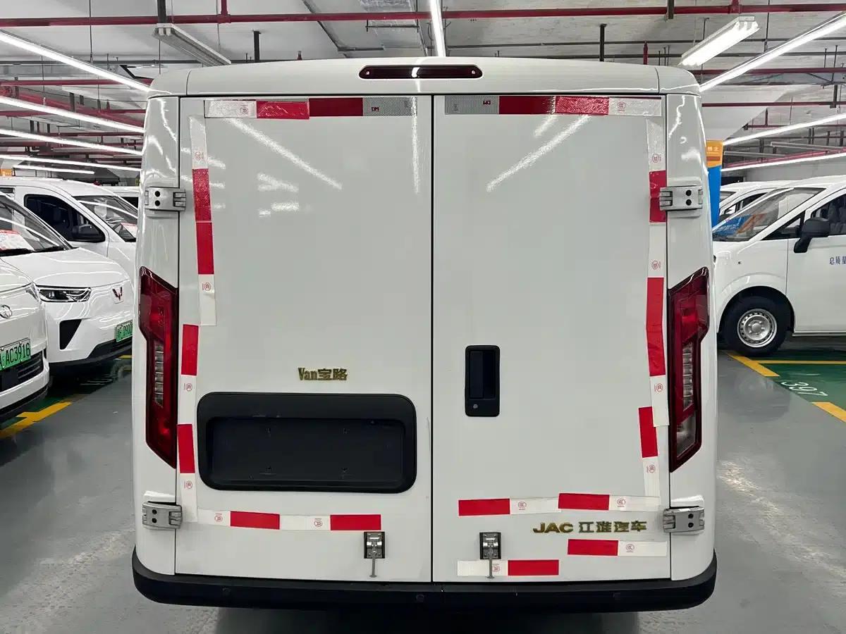 Van Loo 2024 V8 Explorer Edition CATL — миниатюра 6