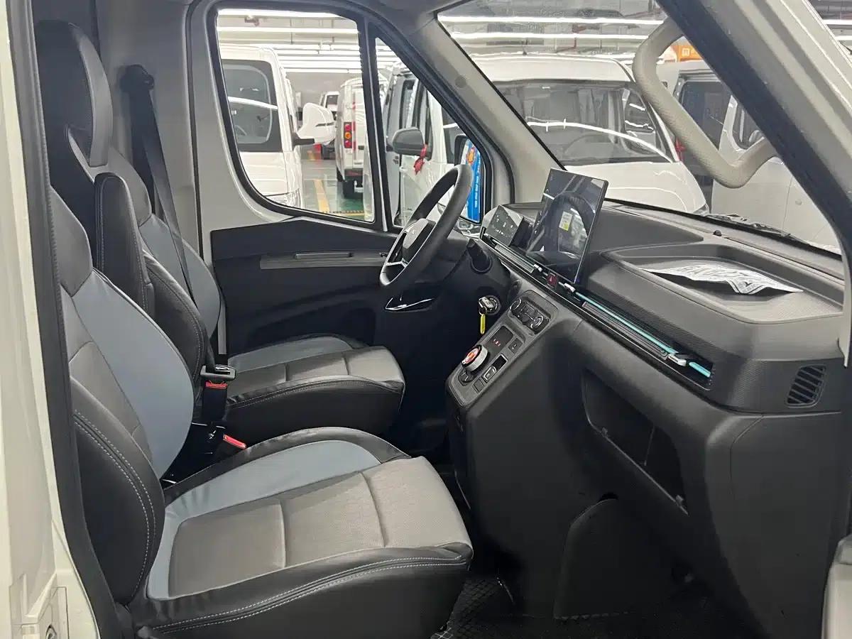 Van Loo 2024 V8 Explorer Edition CATL — миниатюра 10