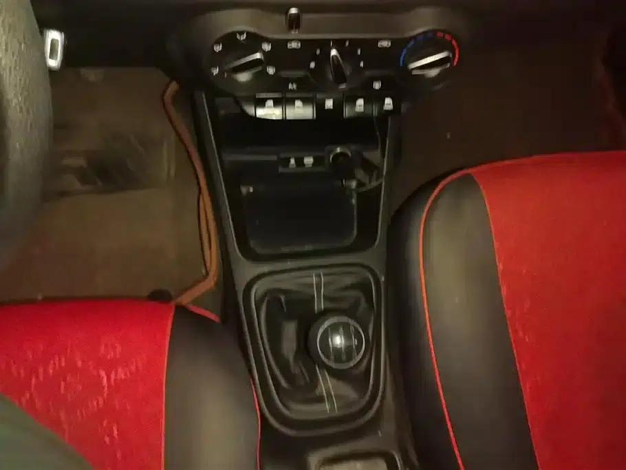 Kia K2 2017 1.4L Manual Smart Fashion Edition — миниатюра 16