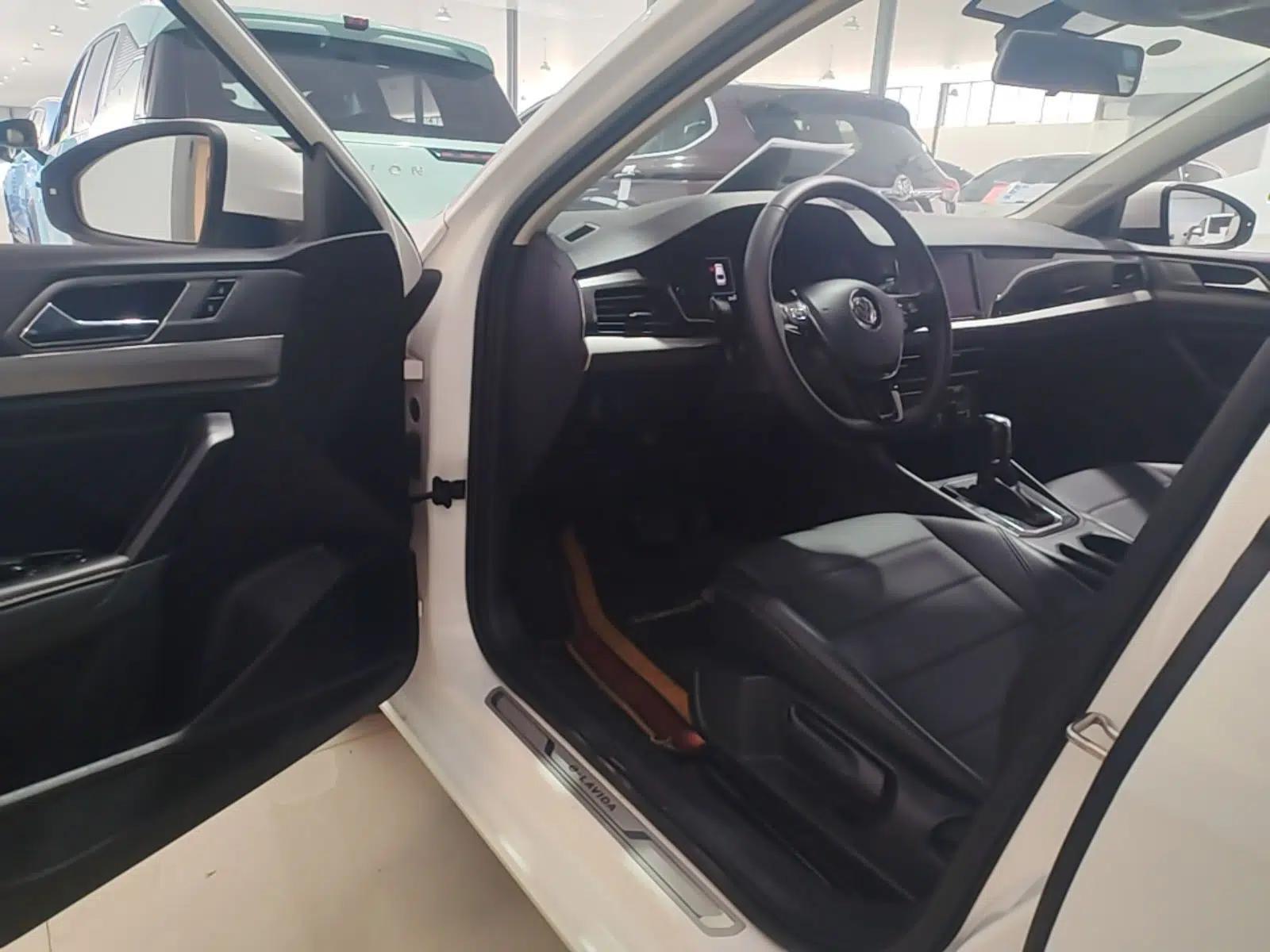 Volkswagen Lavida Pure Electric 2019 Enjoyment Edition — миниатюра 19