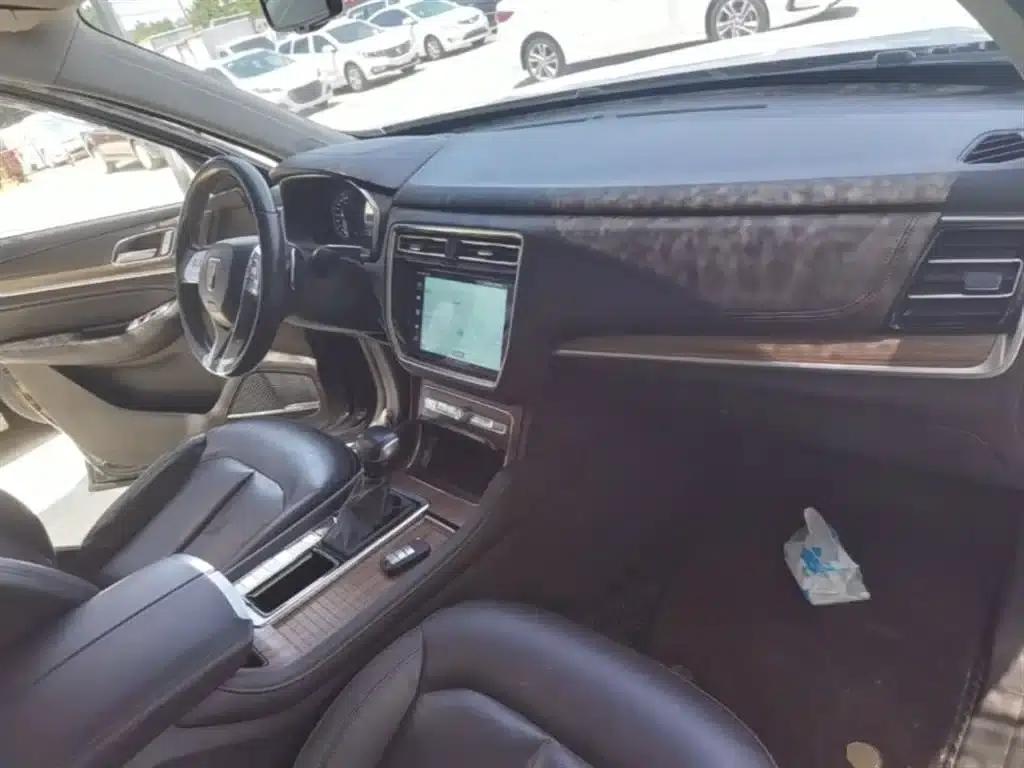 Roewe RX8 2019 30T Intelligent Internet Two-Wheel Drive Super Flagship Edition — миниатюра 6