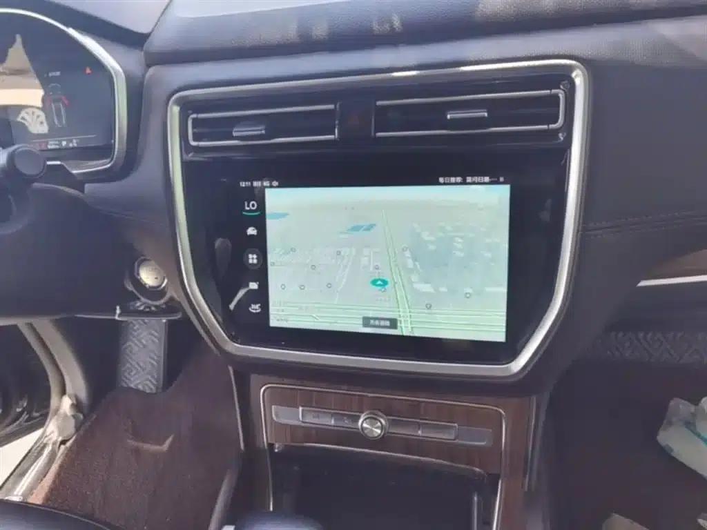 Roewe RX8 2019 30T Intelligent Internet Two-Wheel Drive Super Flagship Edition — миниатюра 9