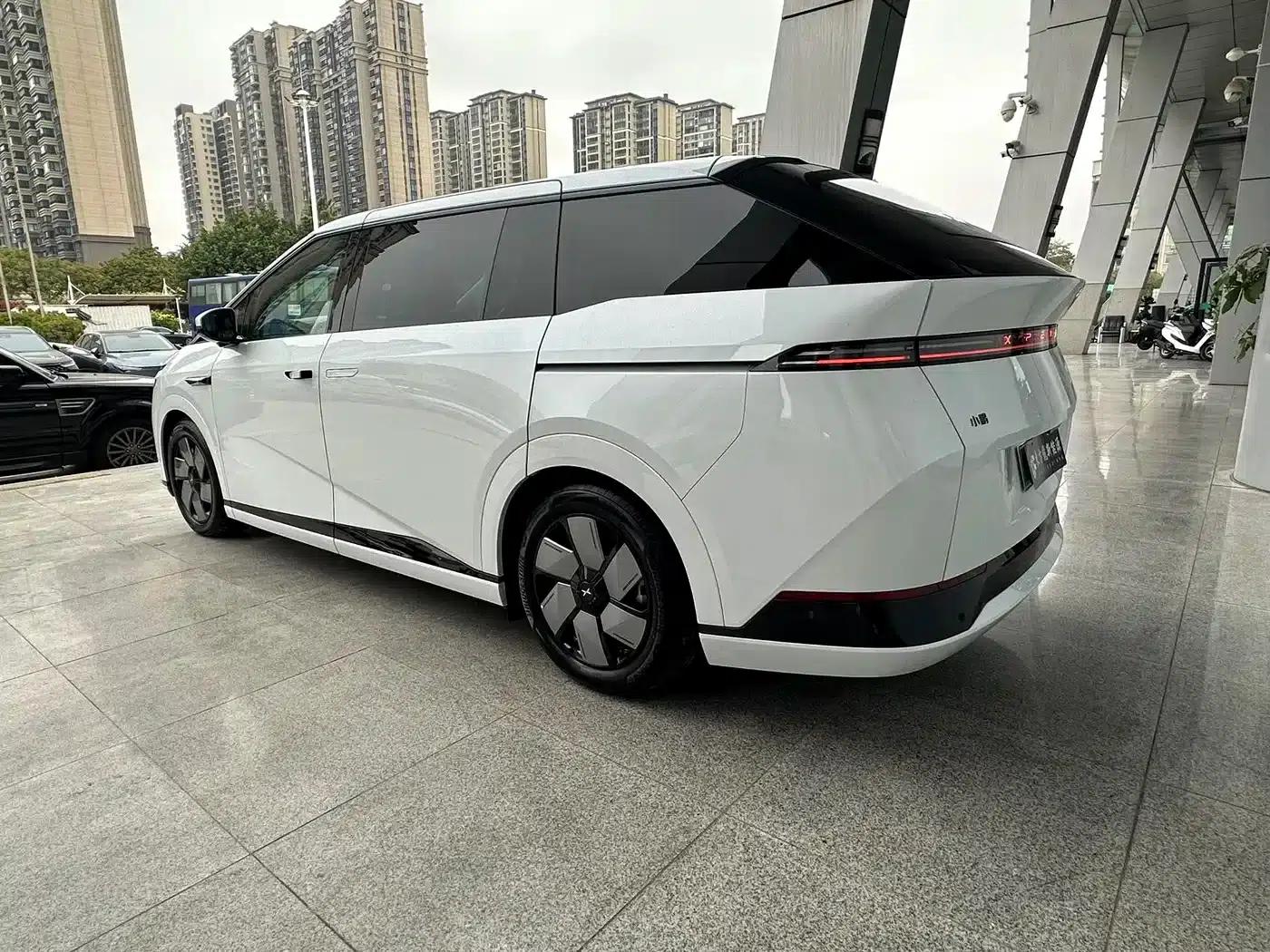 XPeng X9 2024 Model: 702kWh Ultra-Long Range (Max) — миниатюра 4