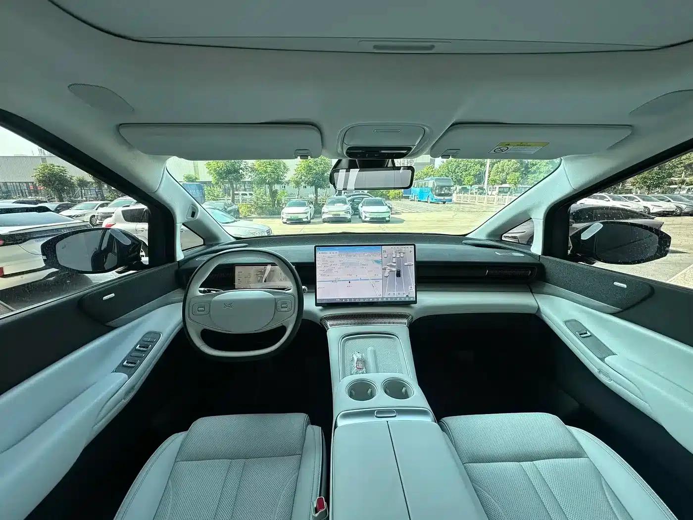 XPeng X9 2024 Model: 702kWh Ultra-Long Range (Max) — миниатюра 7