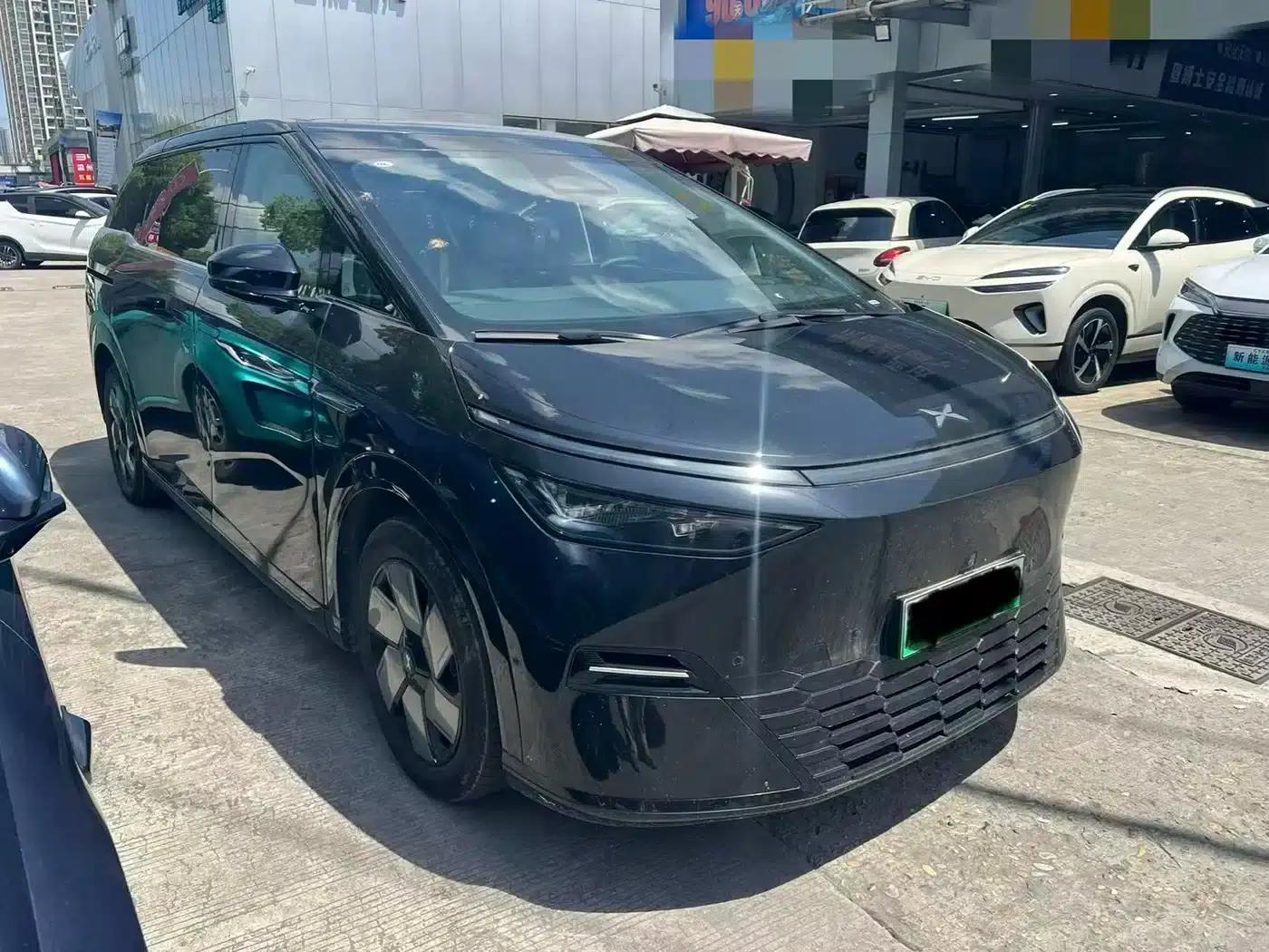 XPeng X9 2025 Pure Electric 650km Long Range Max — миниатюра 3