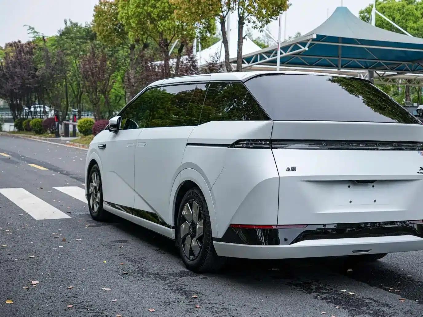 XPeng X9 2024 Model: 702kWh Ultra-Long Range (Max) — миниатюра 3