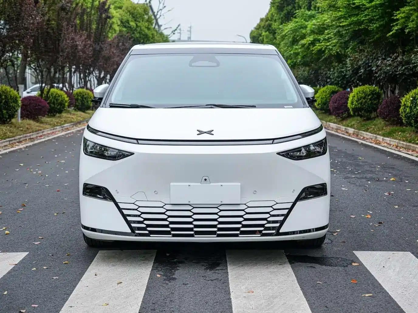 XPeng X9 2024 Model: 702kWh Ultra-Long Range (Max) — миниатюра 4
