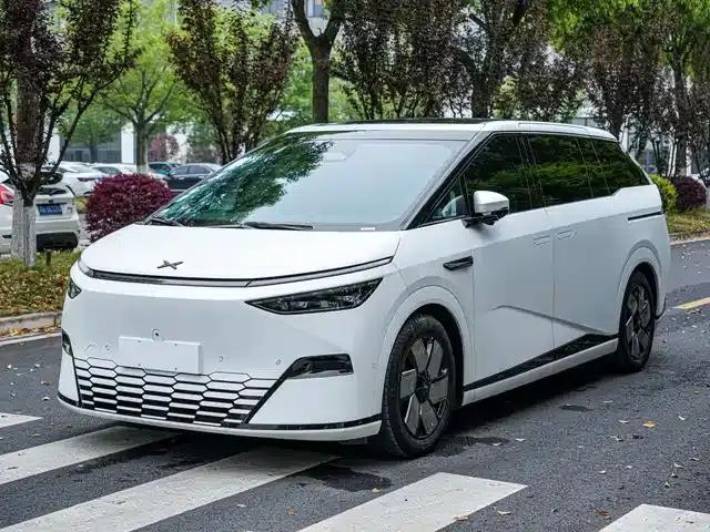 XPeng X9 2024 Model: 702kWh Ultra-Long Range (Max)