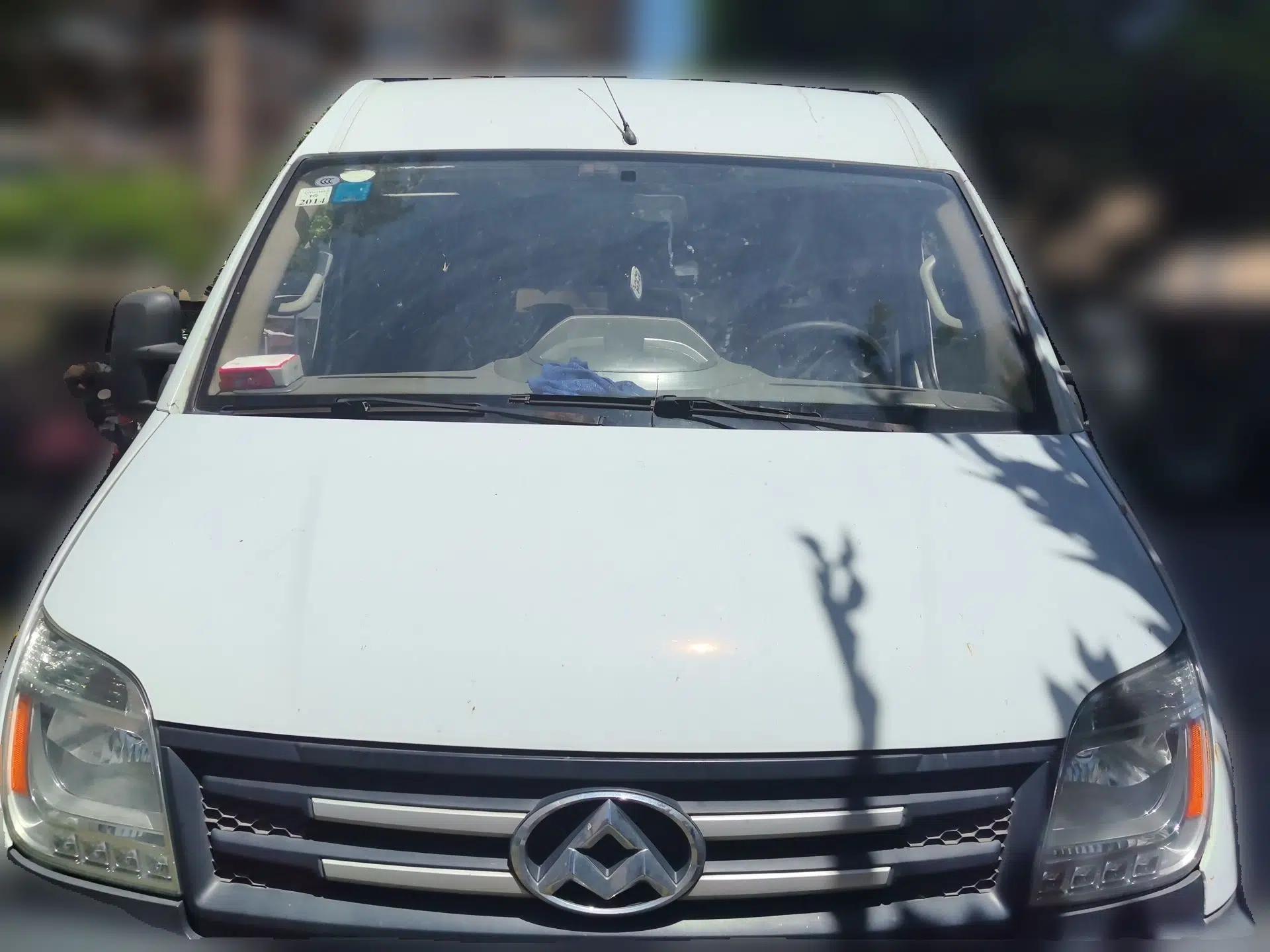 SAIC MAXUS Xintu V80 2012 2.5T Mid-Roof Value-Added Logistics Version E — миниатюра 2