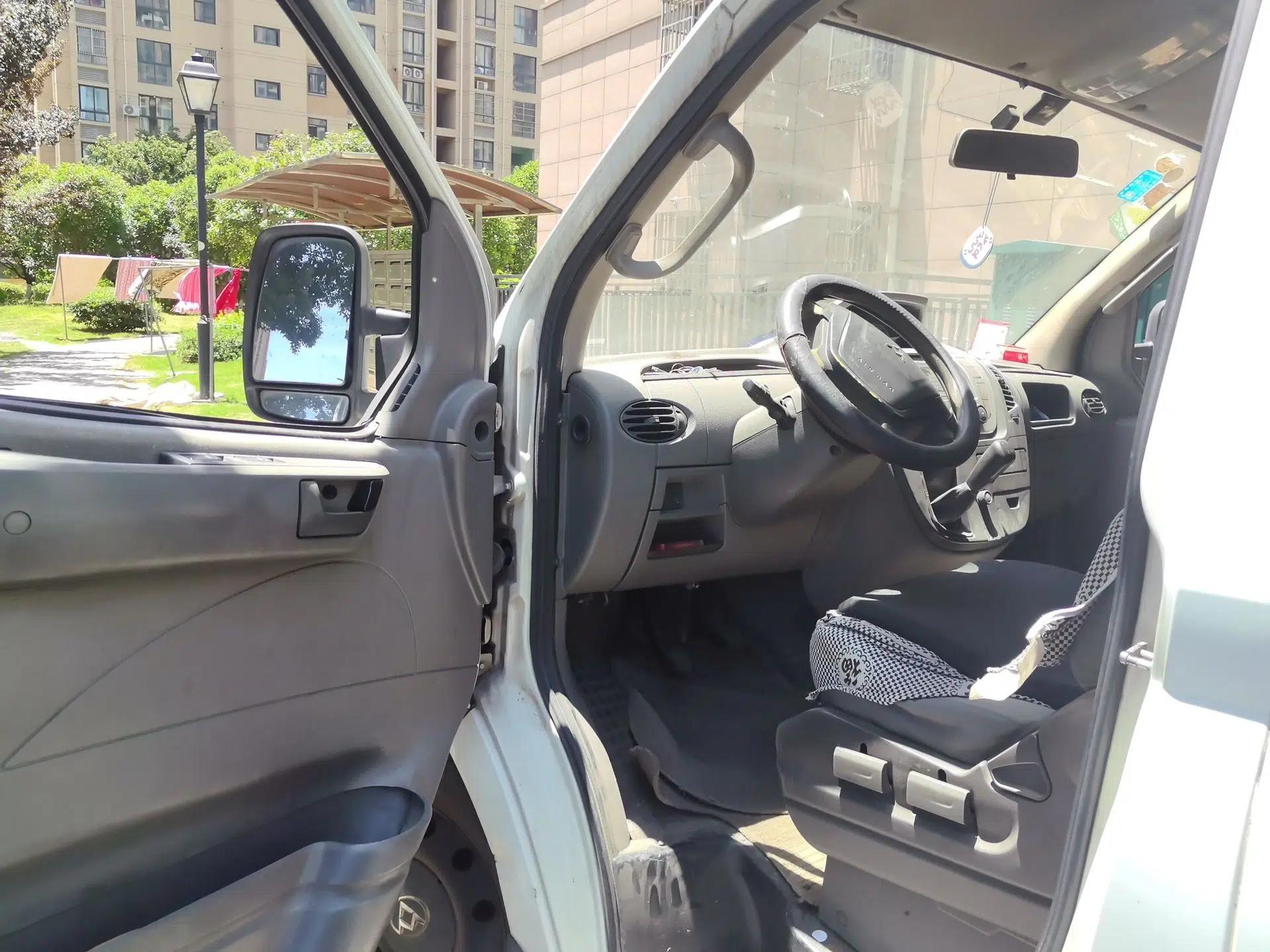 SAIC MAXUS Xintu V80 2012 2.5T Mid-Roof Value-Added Logistics Version E — миниатюра 17