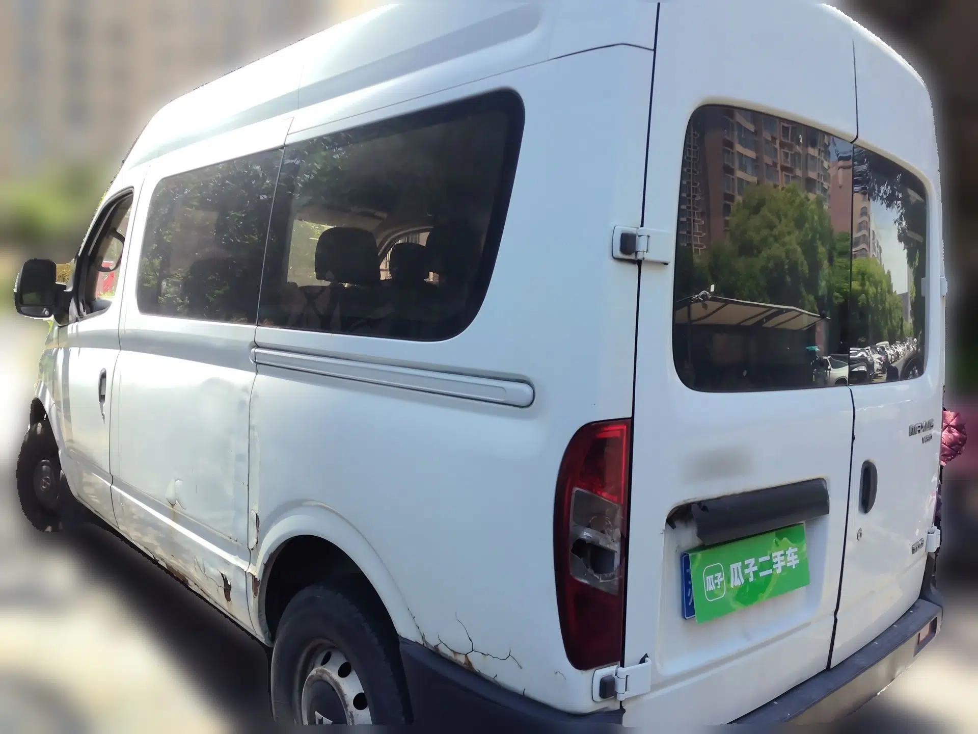 SAIC MAXUS Xintu V80 2012 2.5T Mid-Roof Value-Added Logistics Version E — миниатюра 4