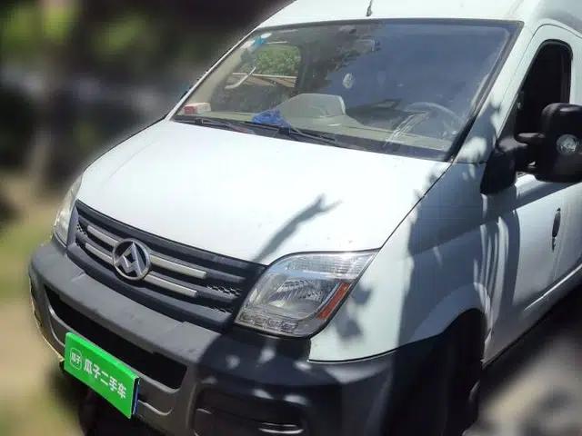 SAIC MAXUS Xintu V80 2012 2.5T Mid-Roof Value-Added Logistics Version E