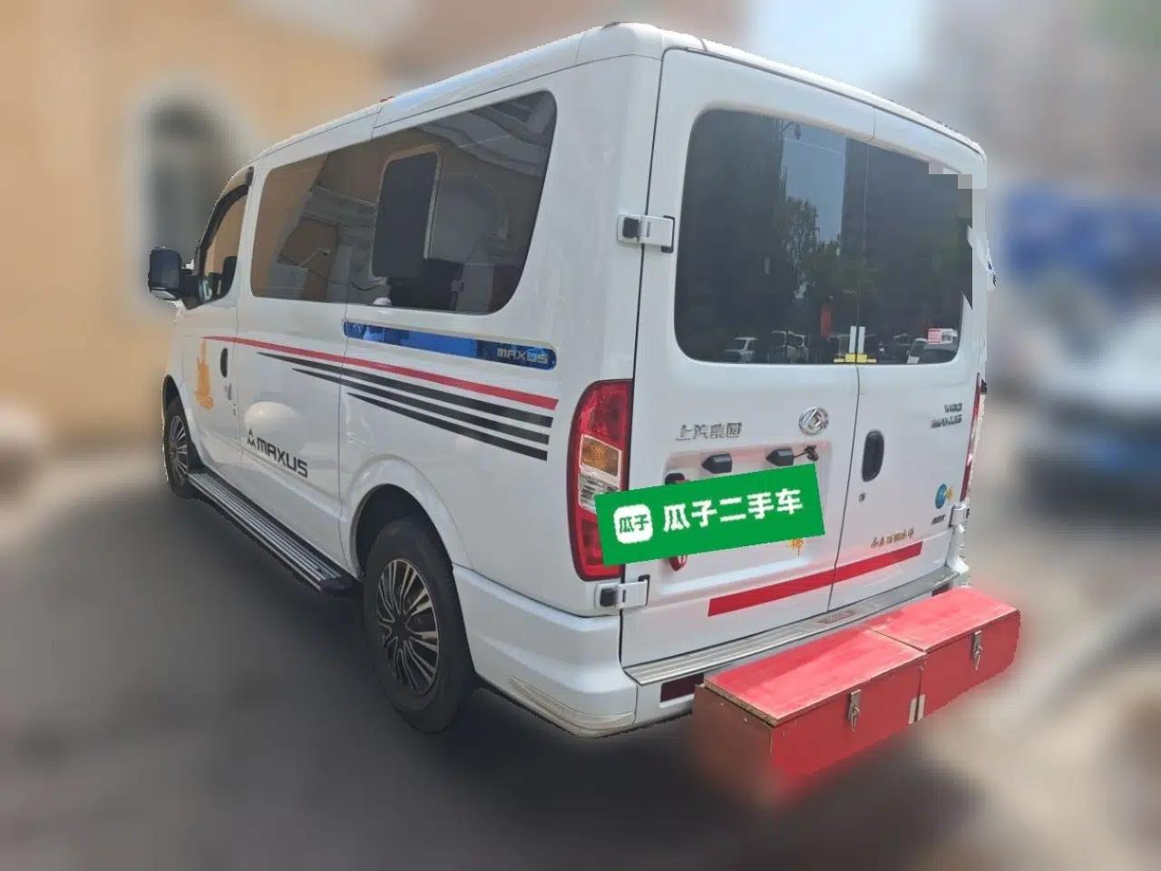 SAIC MAXUS Xintu V80 2023 2.0T AMT Classic Aoyuntong Short Wheelbase Ultra-Low Roof 5/6-Seater — миниатюра 4