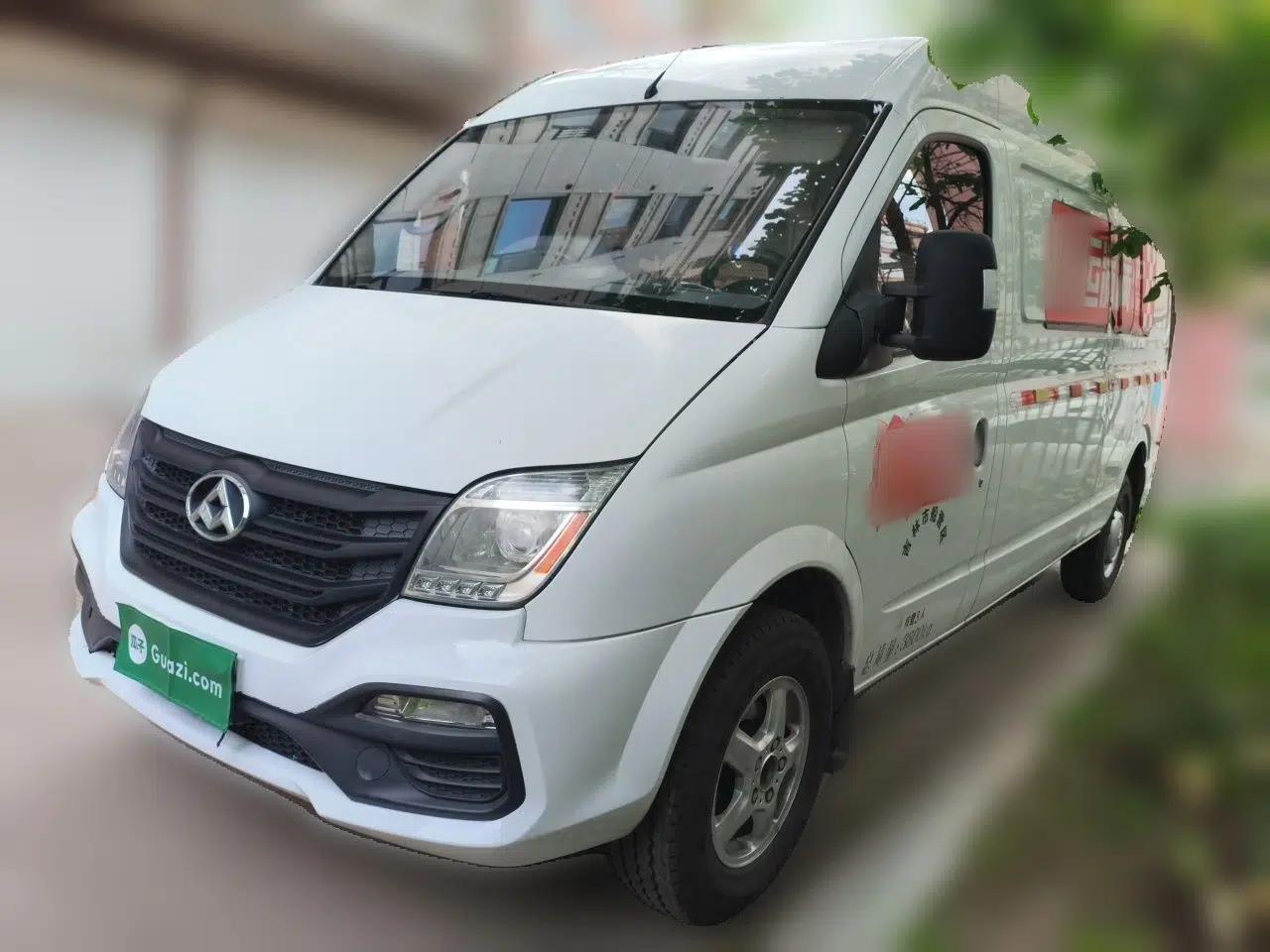 SAIC MAXUS Xintu V80 2018 2.5T 6-speed manual van long-wheelbase mid-roof 2-3 seats — миниатюра 1