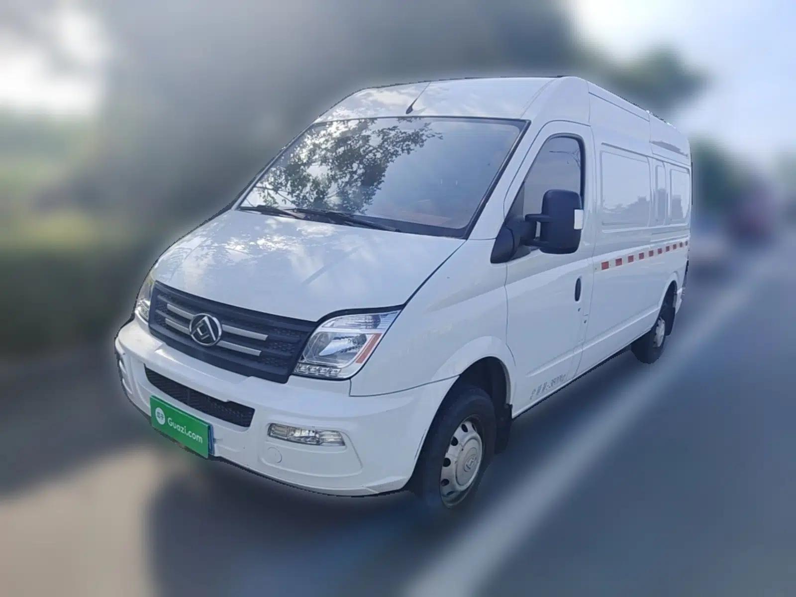 SAIC MAXUS Xintu V80 2021 2.0T Manual Classic City Delivery King Long Wheelbase Mid-Roof 3 Seats — миниатюра 1