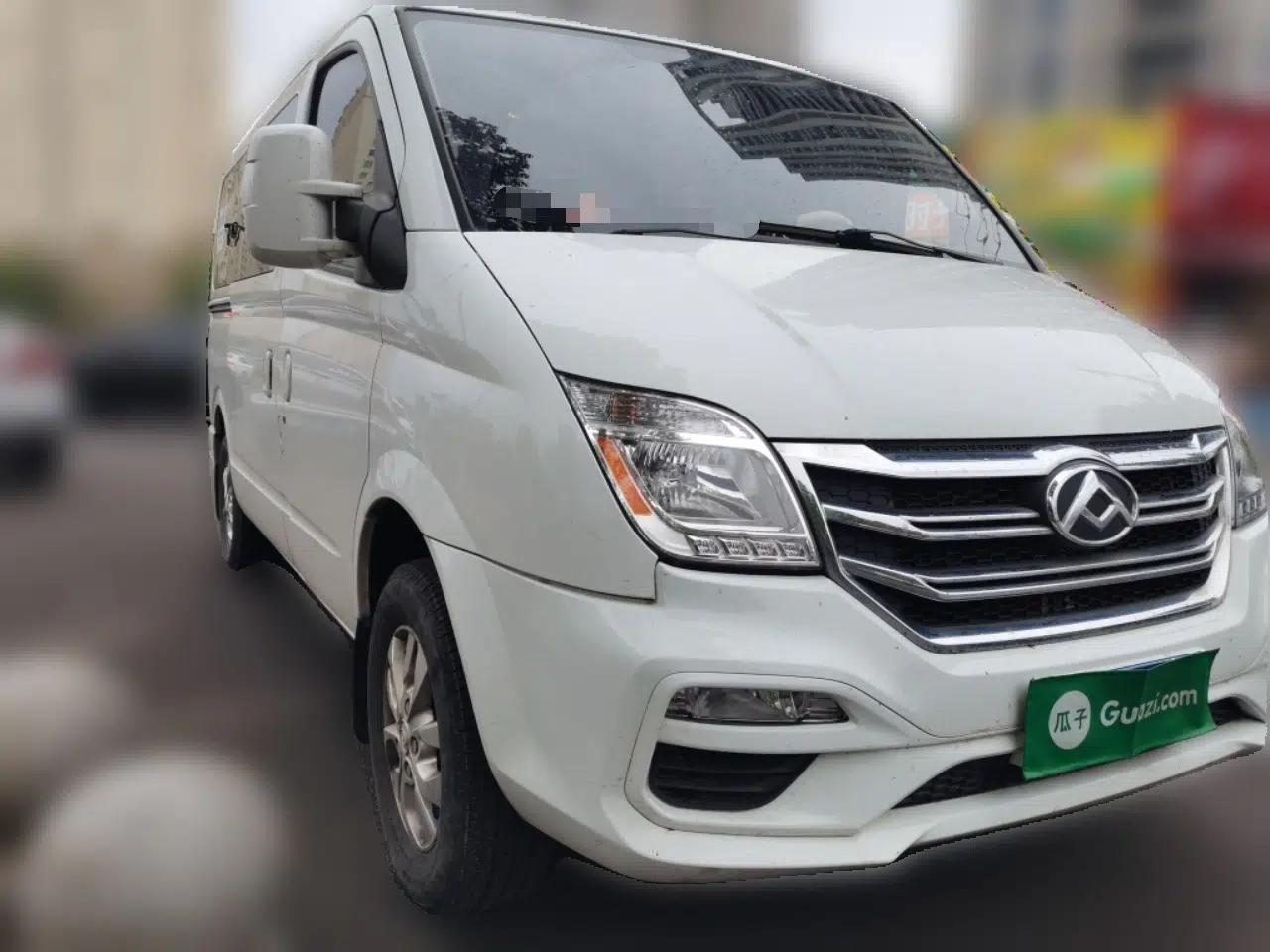 SAIC MAXUS Xintu V80 2023 2.0T PLUS AMT City Edition Short Wheelbase Ultra-Low Roof 5/6-Seater — миниатюра 3