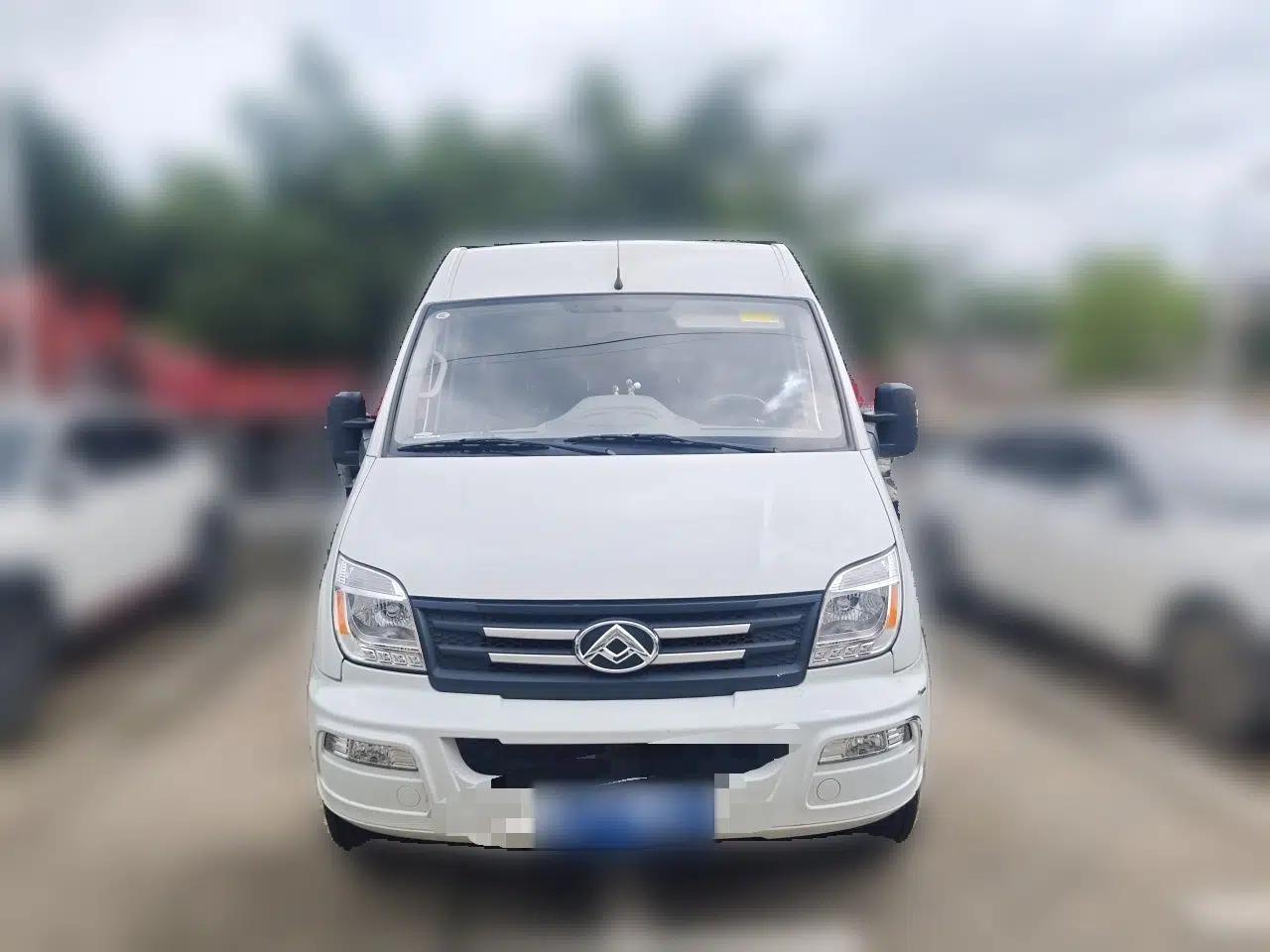 SAIC MAXUS Xintu V80 2021 2.0T AMT Classic Aoyuntong Short Wheelbase Mid-Roof 5/6-Seater — миниатюра 2