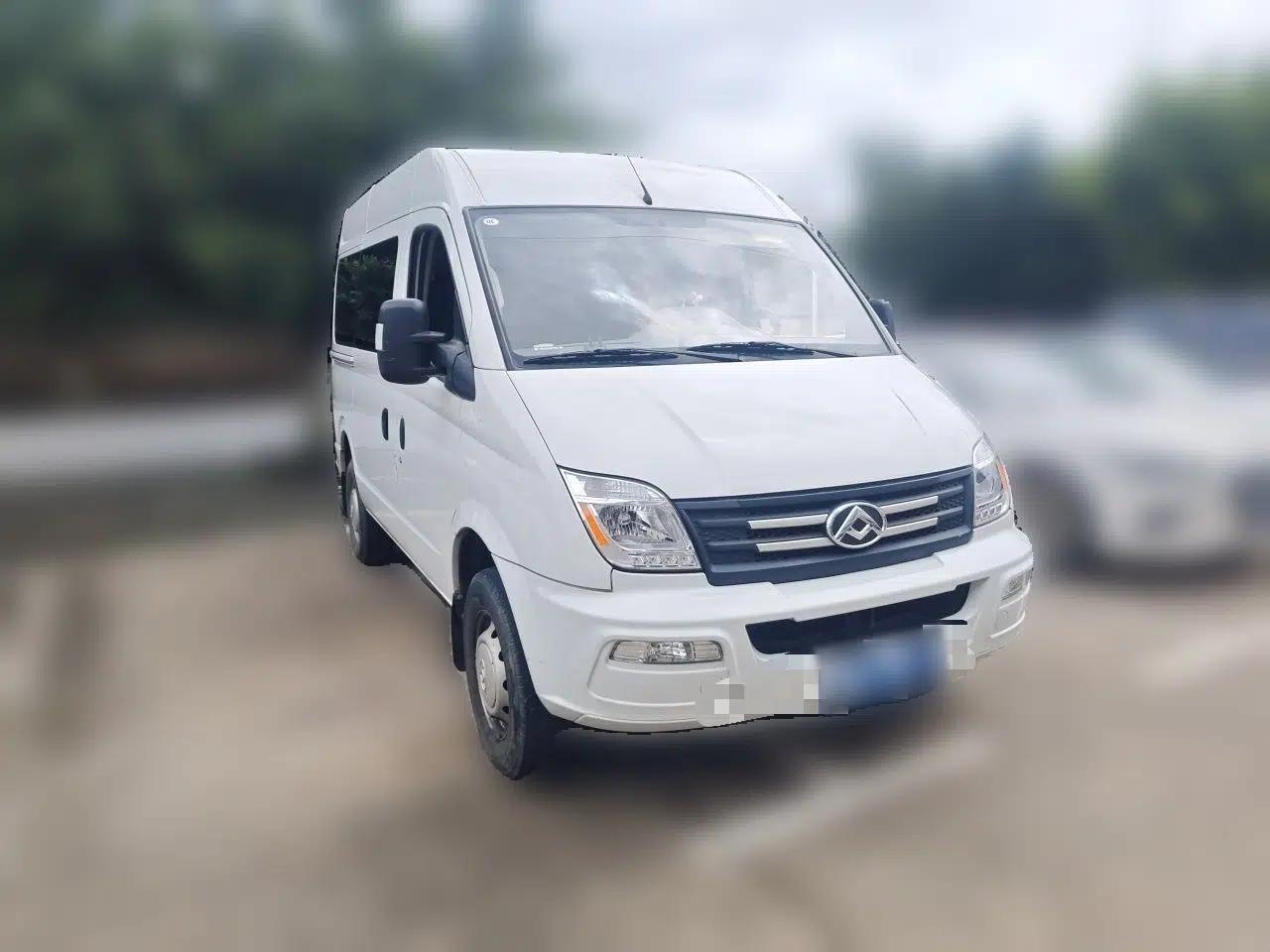 SAIC MAXUS Xintu V80 2021 2.0T AMT Classic Aoyuntong Short Wheelbase Mid-Roof 5/6-Seater — миниатюра 3
