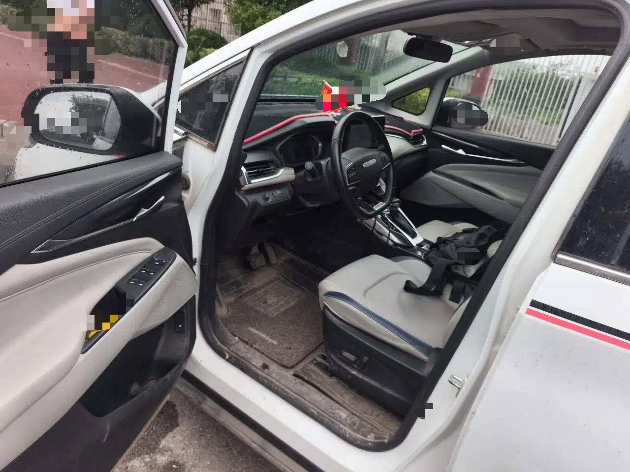 SAIC MAXUS G50 2019 1.5T First Edition Automatic Luxury Version 7 Seats — миниатюра 17