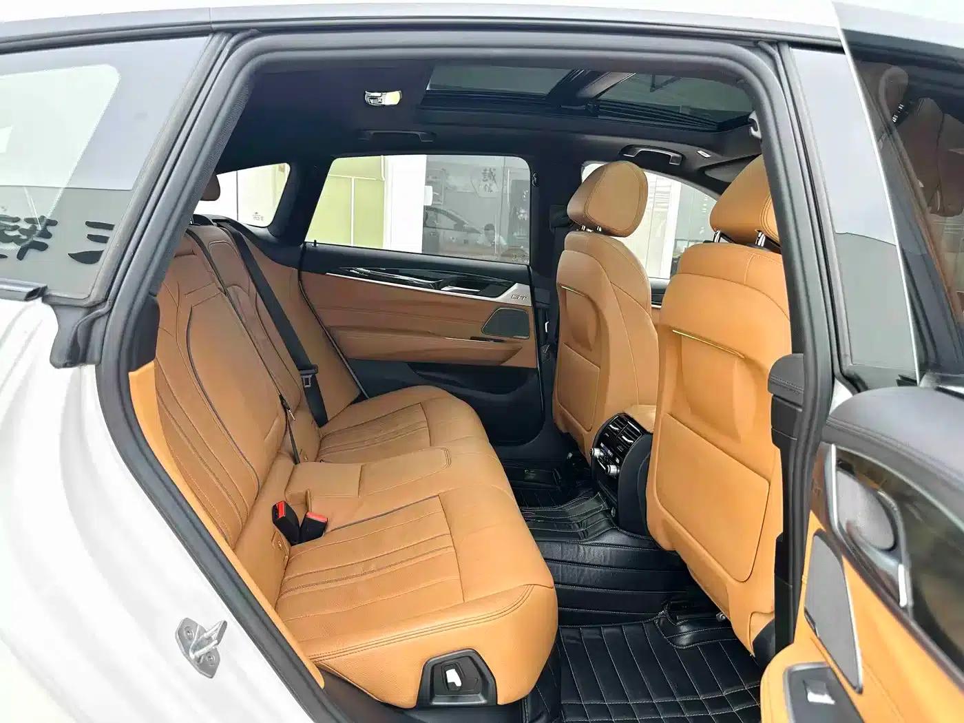 2019 BMW 6 Series GT 630i M Sport Package — миниатюра 5