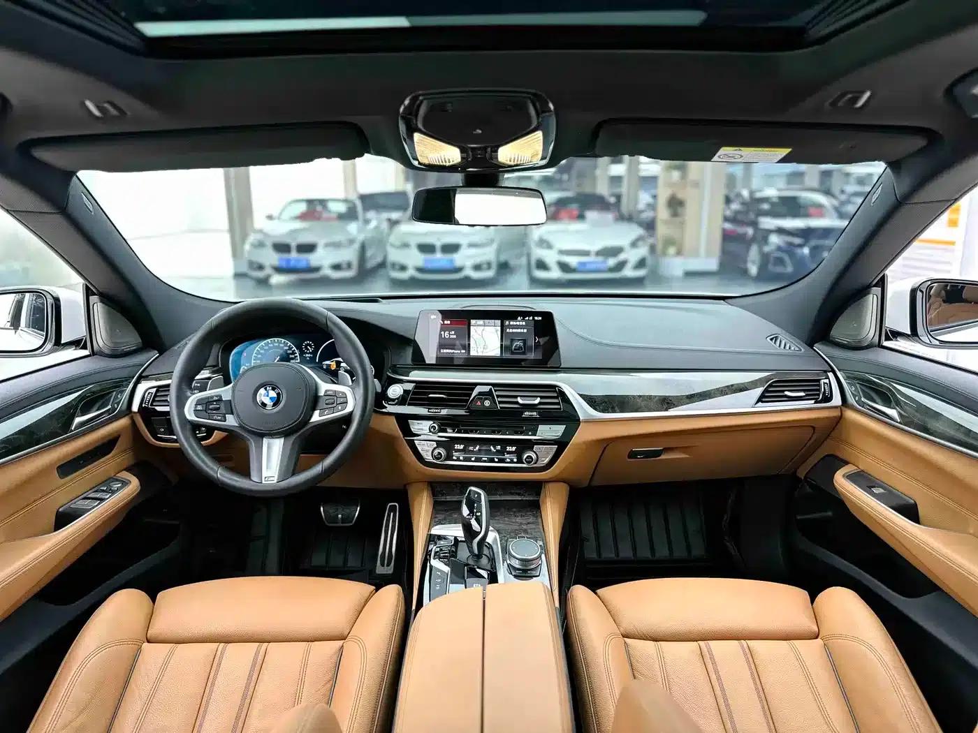 2019 BMW 6 Series GT 630i M Sport Package — миниатюра 8