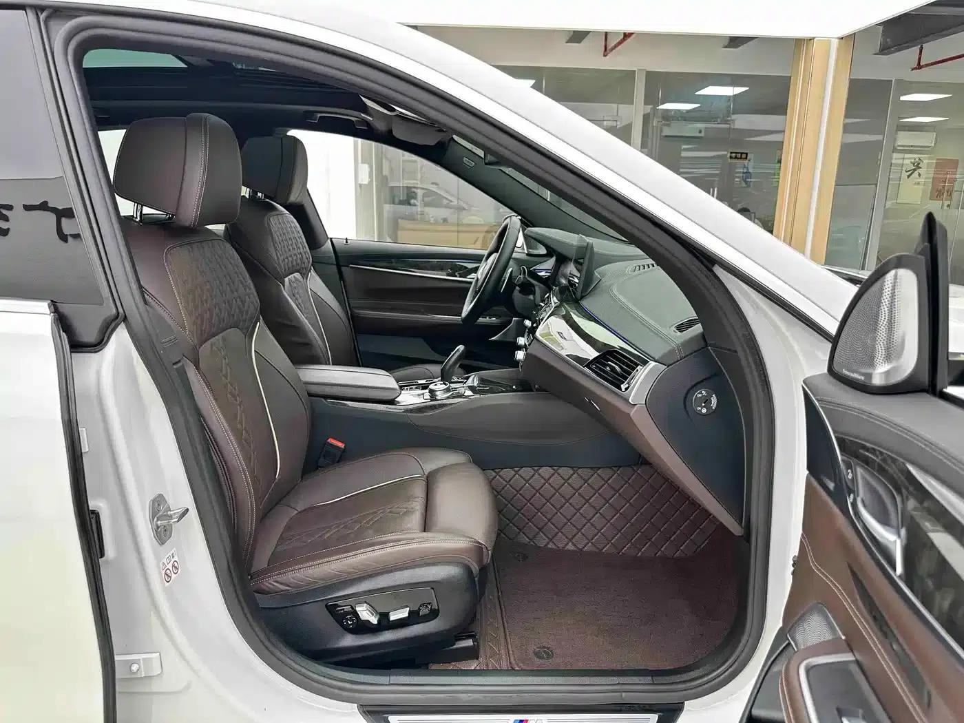 BMW 6 Series GT 2021 630i M Sport Grand Tourer — миниатюра 8