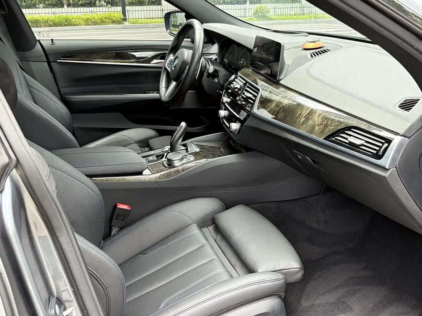 2019 BMW 6 Series GT 630i M Sport Package — миниатюра 14