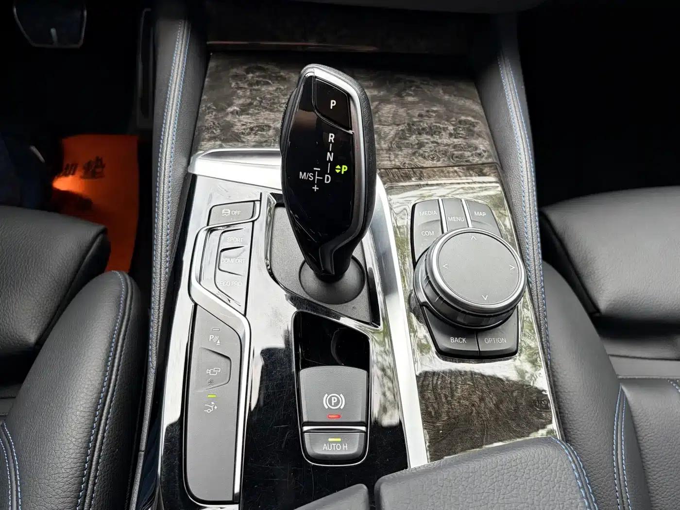 2019 BMW 6 Series GT 630i M Sport Package — миниатюра 10