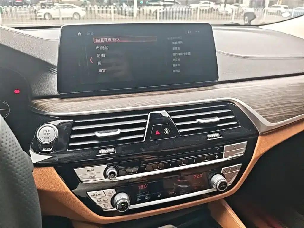 BMW 6 Series GT 2019 630i Luxury Design Package — миниатюра 13