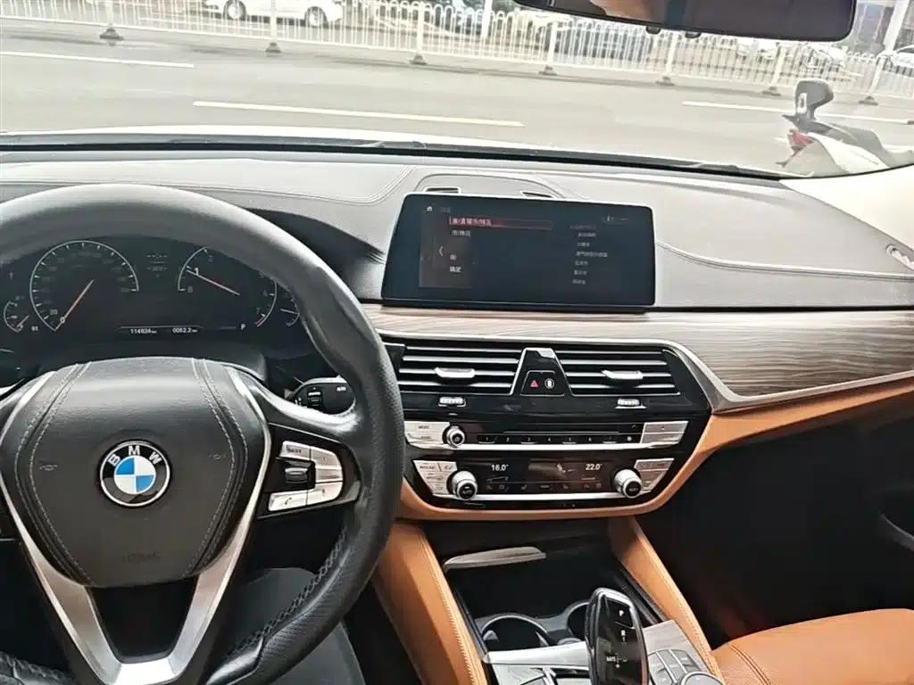 BMW 6 Series GT 2019 630i Luxury Design Package — миниатюра 10