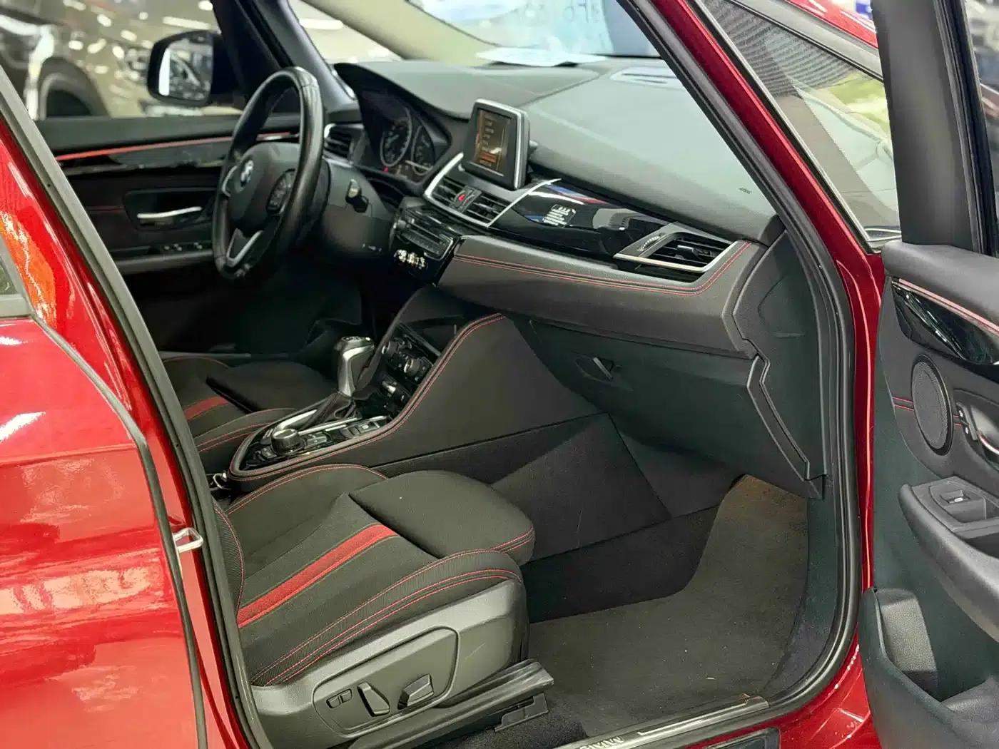 2015 BMW 2 Series Gran Tourer 218i Leading Edition — миниатюра 11