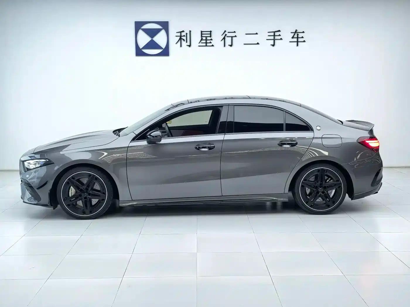 2024 Mercedes-Benz A-Class AMG A 35 L 4MATIC — миниатюра 2
