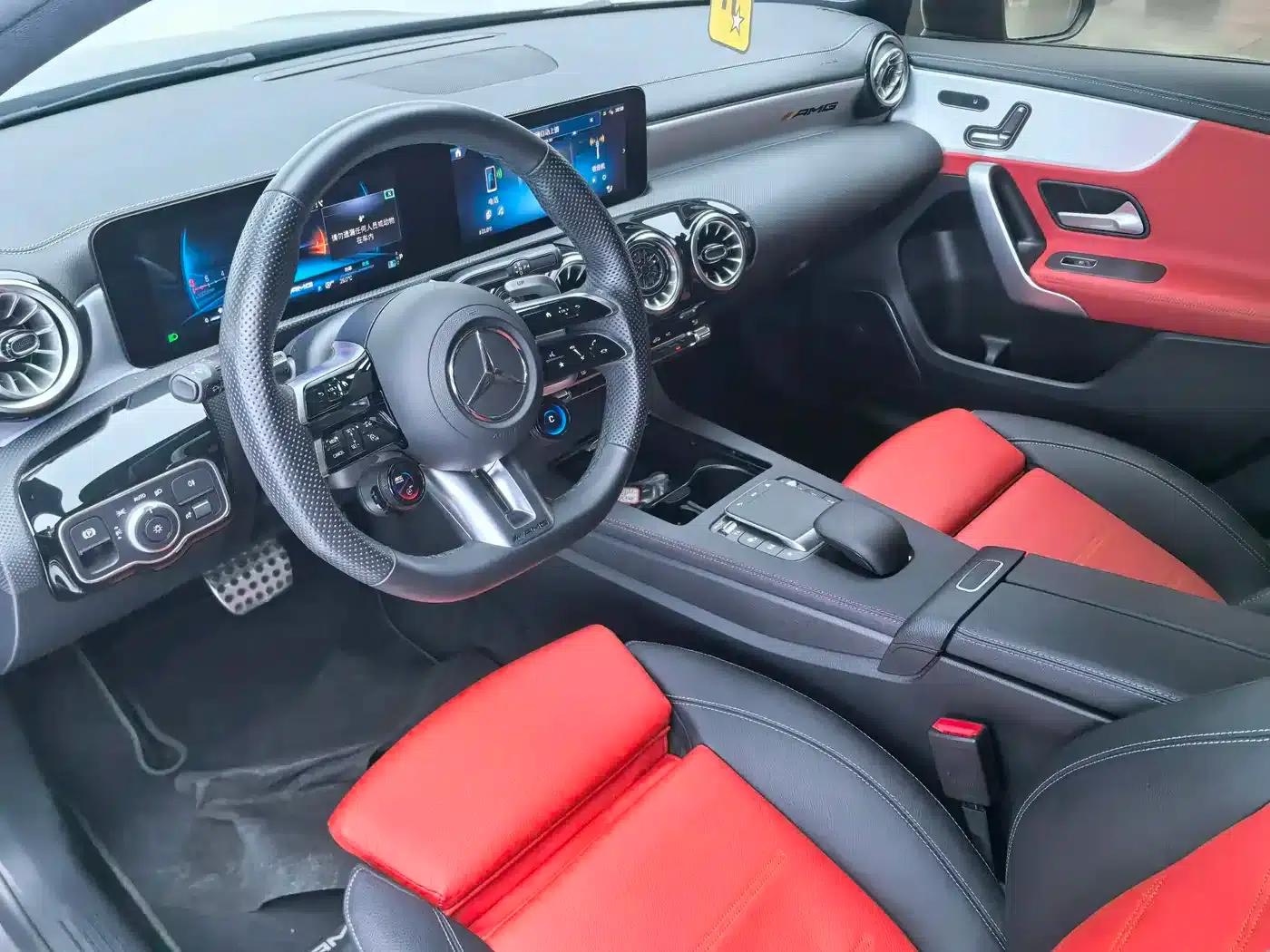 2024 Mercedes-Benz A-Class AMG A 35 L 4MATIC — миниатюра 12