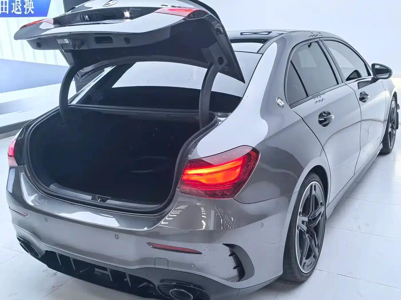 2024 Mercedes-Benz A-Class AMG A 35 L 4MATIC — миниатюра 8